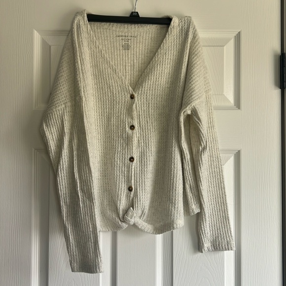 American eagle sweater. - Picture 1 of 3
